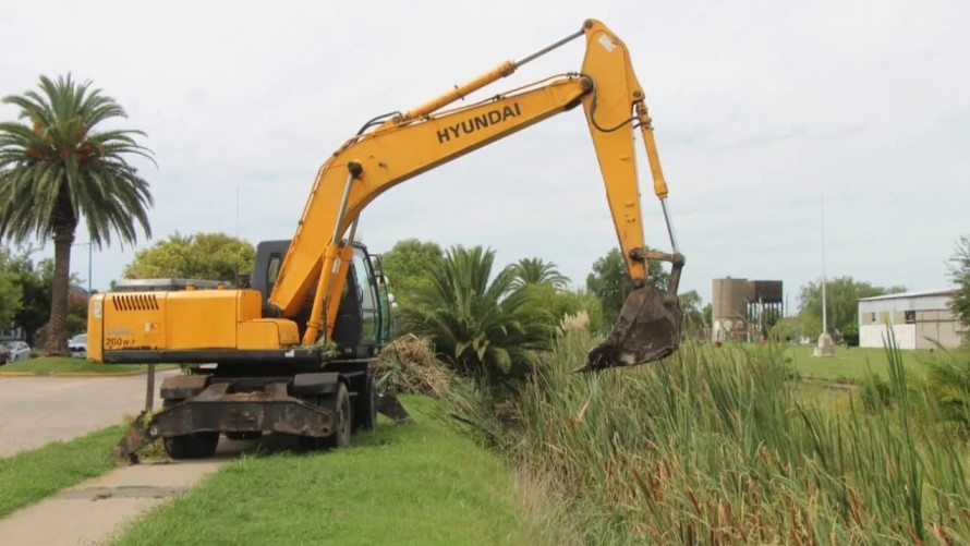 El Municipio ejecuta tareas de limpieza en canales