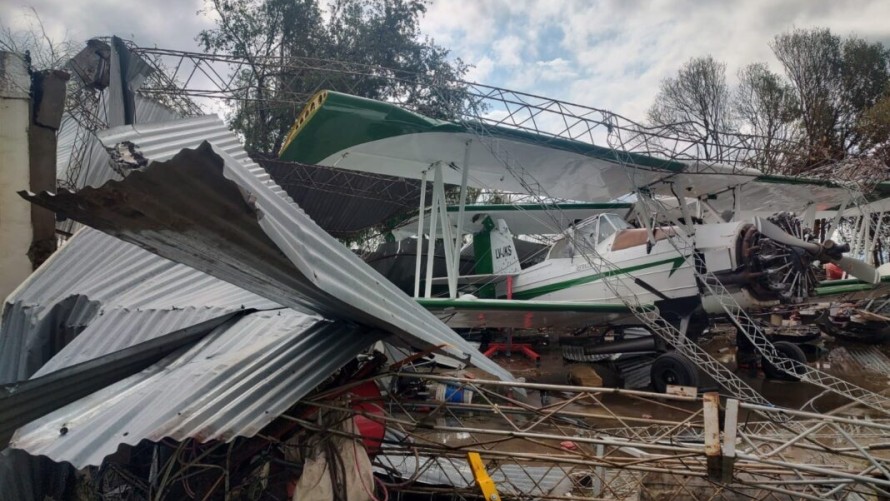 Una tormenta con vientos huracanados dejó grandes destrozos en 9 de Julio