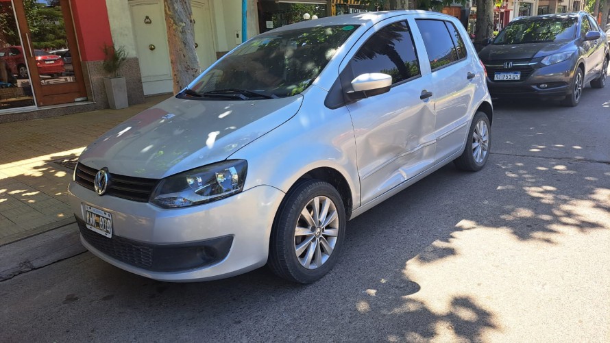 Dos autos colisionaron en pleno centro