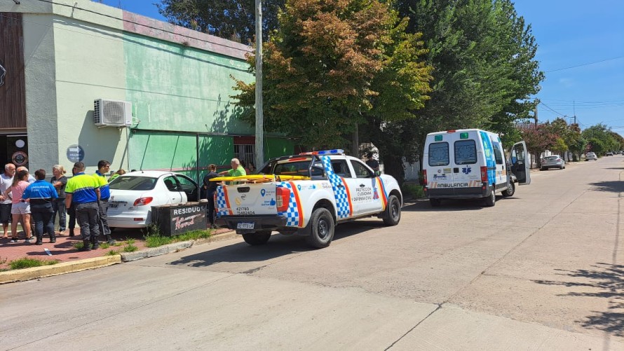 Violento choque de autos en Dorrego y Avellaneda