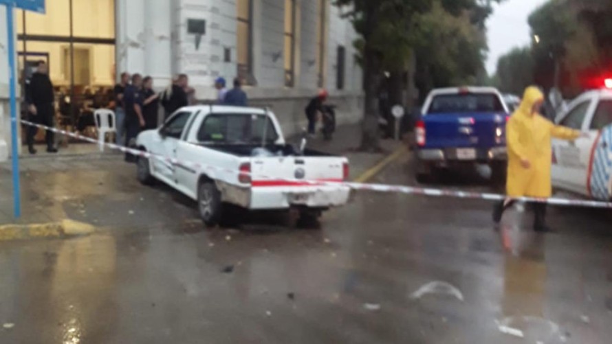 Violento choque entre dos camionetas en una esquina céntrica