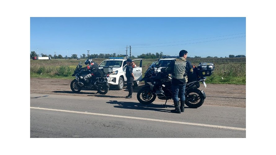Realizaron un mega operativo policial en la rotonda de las rutas 65 y 226