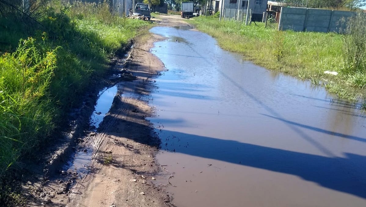 “Tienen que comprar una máquina para limpiar los tubos, las bocas de tormenta se tapan por falta de mantenimiento”