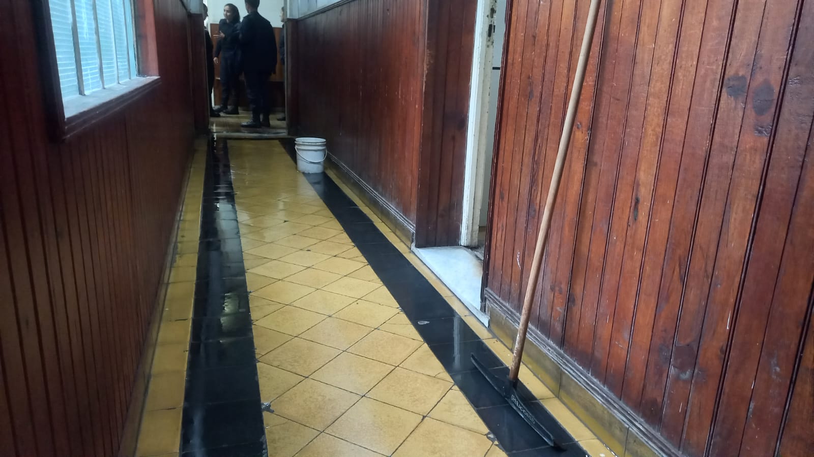 Se inundó la Comisaría de Bolívar y fueron convocados los bomberos