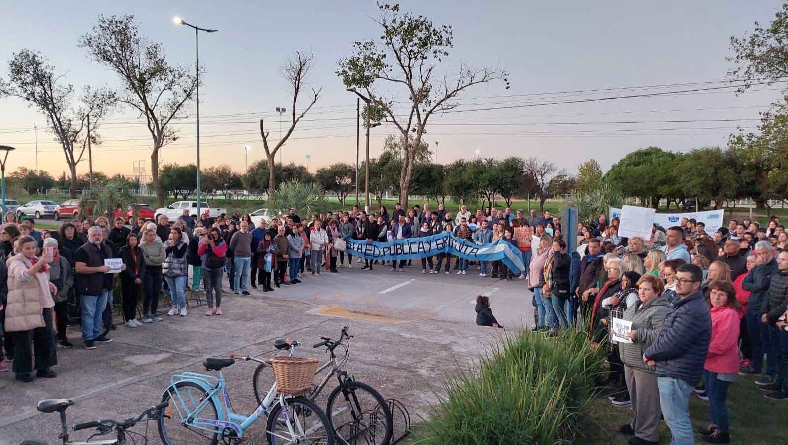 En Bolívar también se marchó en defensa de la educación pública