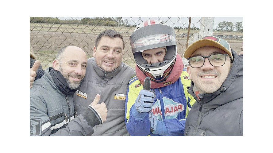 Gianluca hizo podio en Saladillo y lo celebró con amigos