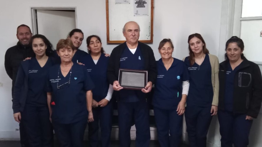 El municipio reconoció al Dr. Nicola por sus 33 años al servicio de la salud