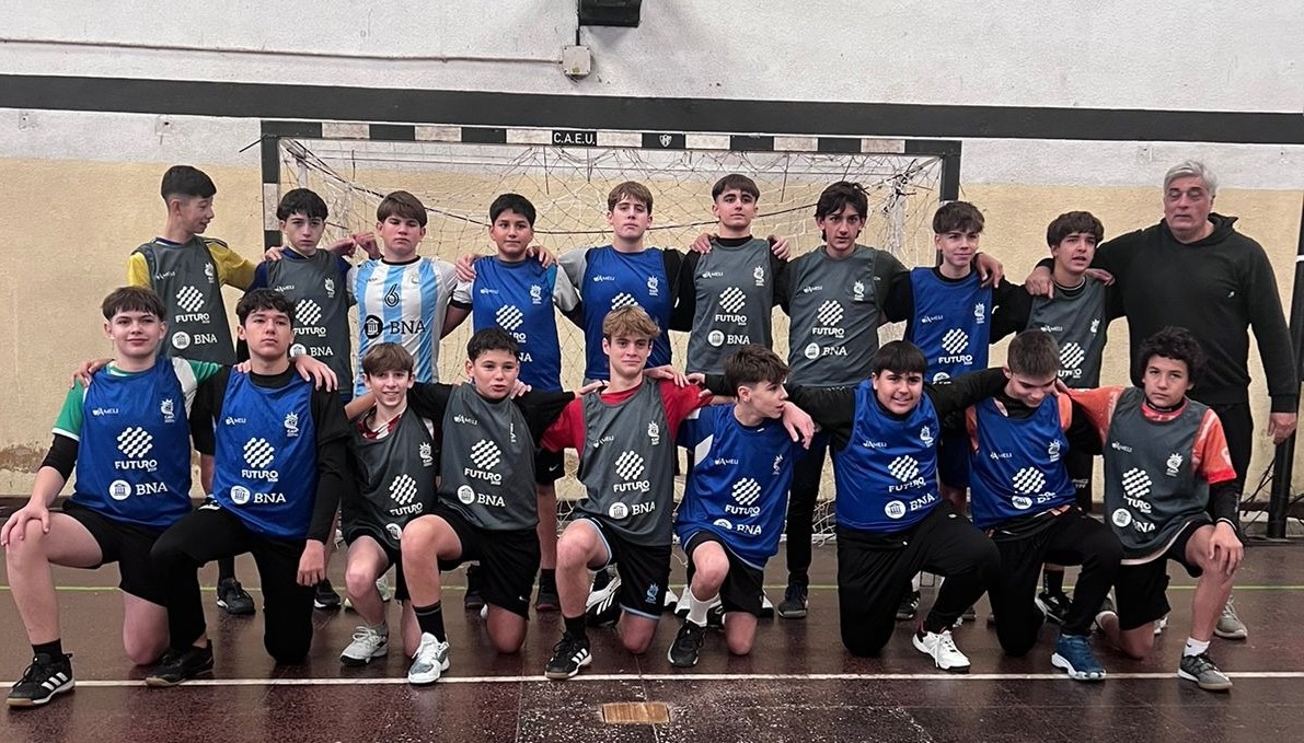 El equipo de handball jugó en Pehuajó