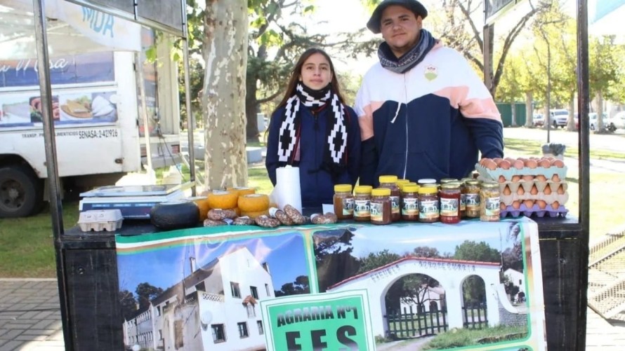 La Escuela Agrícola se sumó a Mercados Bonaerenses