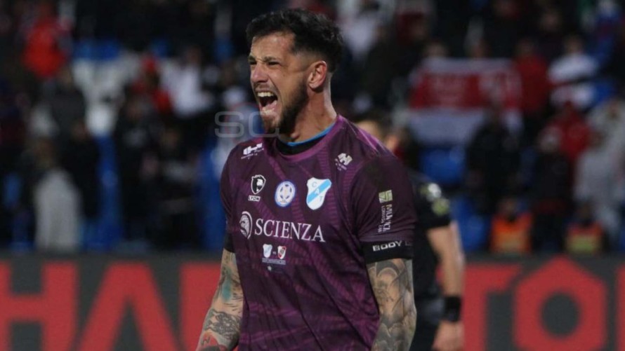 Pancho Rago detuvo dos penales y dejó afuera a River de la Copa Argentina