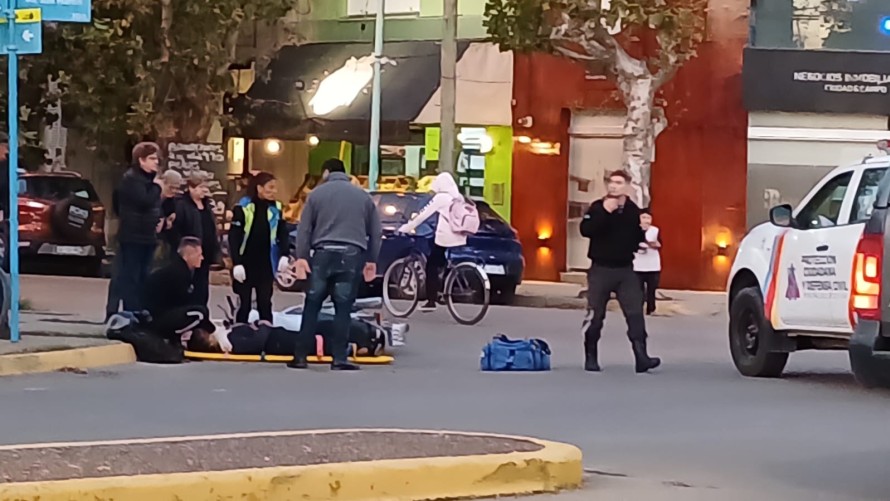 Motociclista fue derivada al hospital luego de un accidente