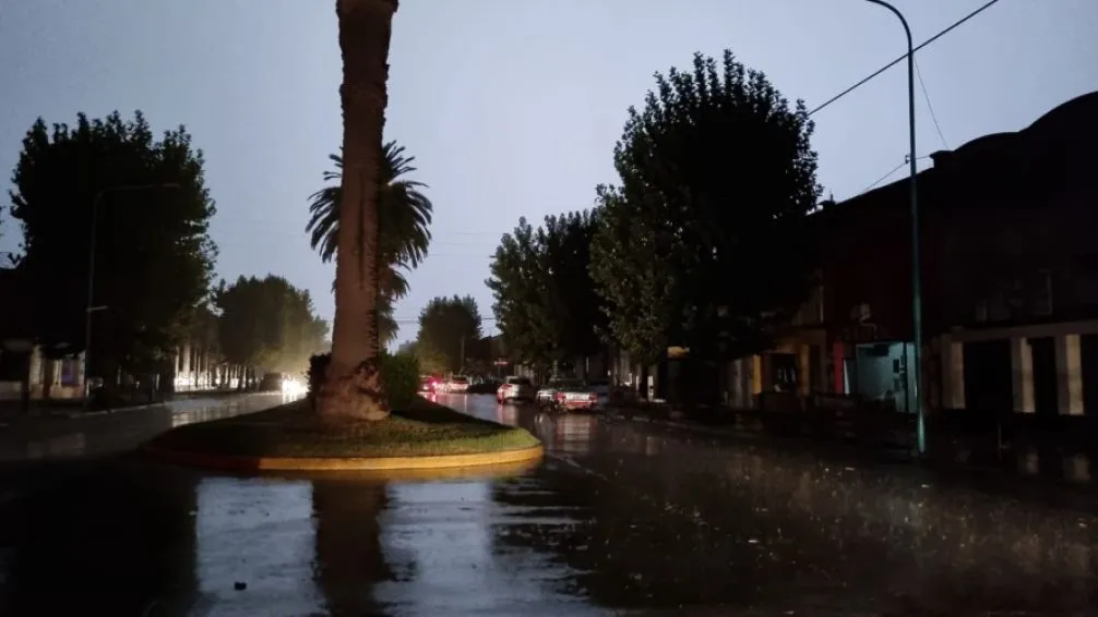Prevén fuertes tormentas esta noche sobre Bolívar
