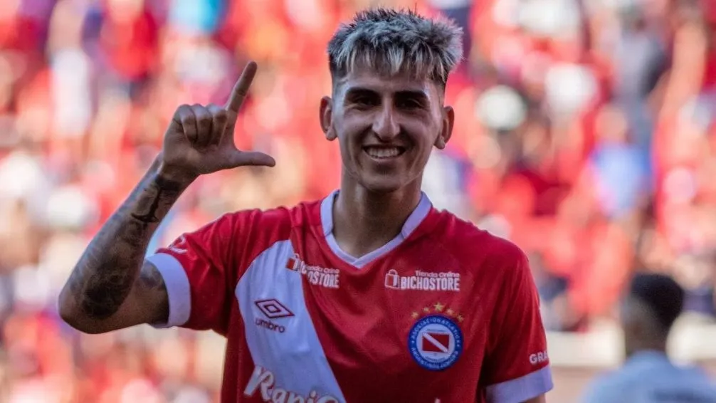 Argentinos chicaneó a Boca tras la caída del pase de Alan Lescano